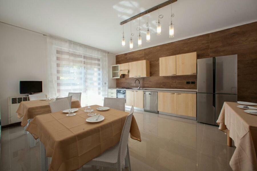 B&B Holidays Artisti Peschiera del Garda Exteriér fotografie